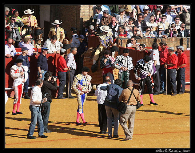 Sevilla - matadors posing for photographs