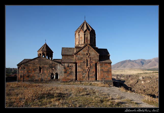 Armenia - Hovhannavank - Katoghikeh with gavit
