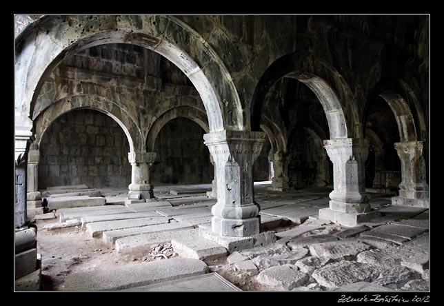 Armenia - Sanahin - gavit - Amnaprkitch