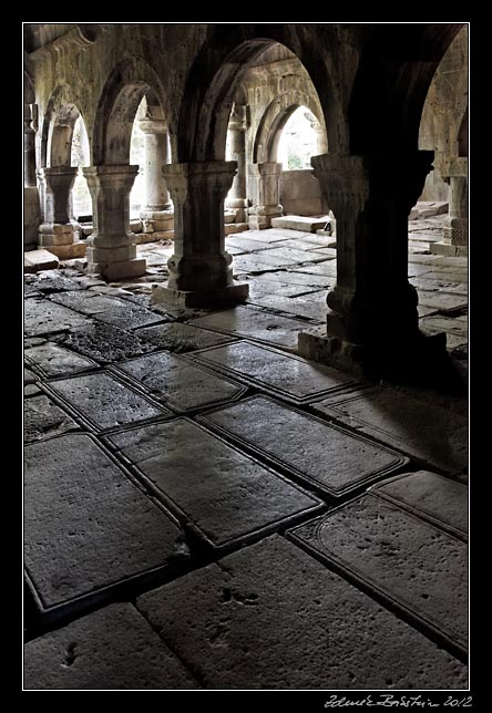 Armenia - Sanahin - gavit - Amnaprkitch