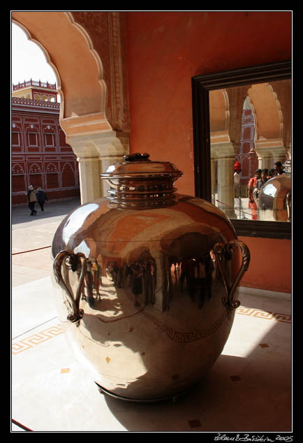 Jaipur - The silver jar in Diwan-e-khas