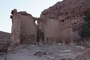 Petra - Qasr al-Bint