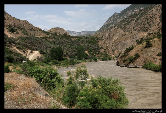 Turkey - around Yusufeli - oruh River