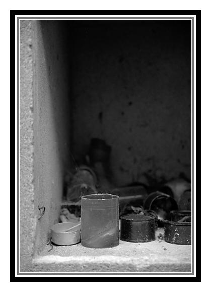 krematorium Praha-Strasnice. Canon EOS50, Kodak T400CN